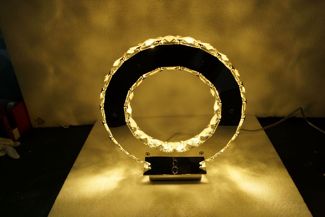 مصباح طاولة Fashional بتصميم Crystal عصري (MT77057-12A)