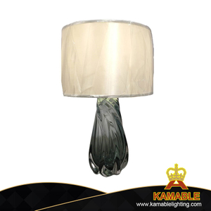 مصباح الطاولة المعدني الزجاجي الأخضر غير المنتظم المعاصر في فيلا (KIZ-75T)